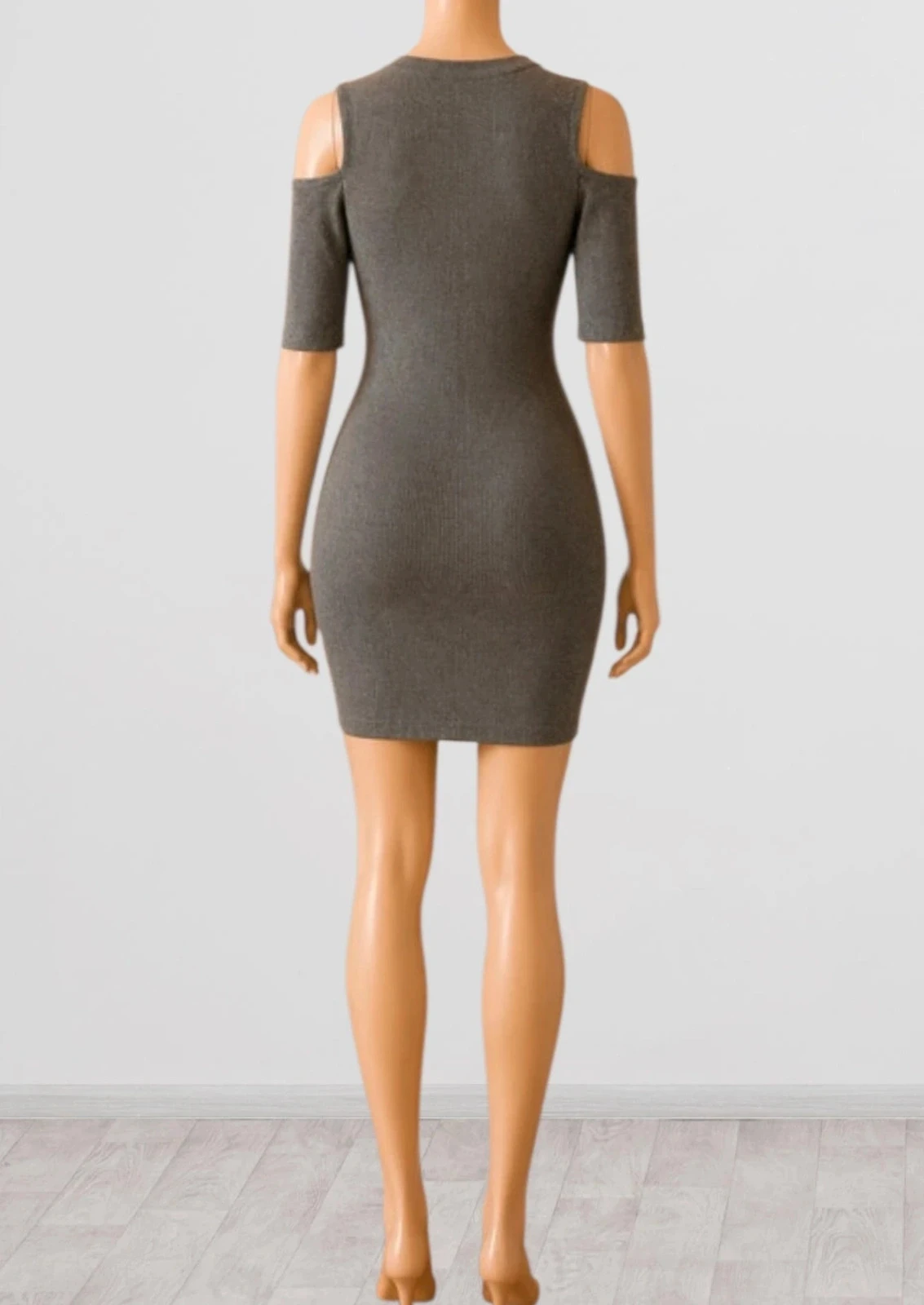 Bonita ropa Fashion Private Company en muy buen estado. – photo 2